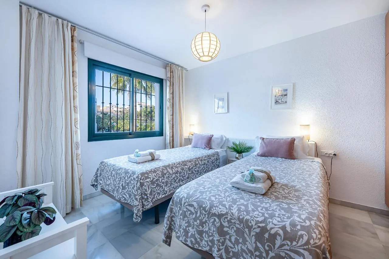 797 Holiday Rentals - Apartamento En Pueblo Del Parque Benalmadena Spain
